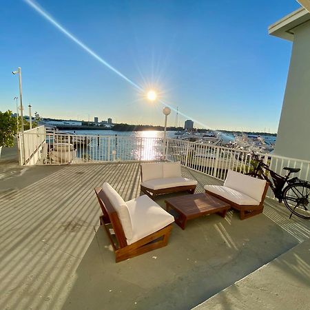 Luxurious Remodeled Direct Waterfront Apartment With Miami Skyline View And Outdoor Terrace Free Parking 5Min Drive To Miami Beach Luaran gambar