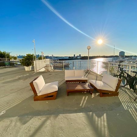 Luxurious Remodeled Direct Waterfront Apartment With Miami Skyline View And Outdoor Terrace Free Parking 5Min Drive To Miami Beach Luaran gambar