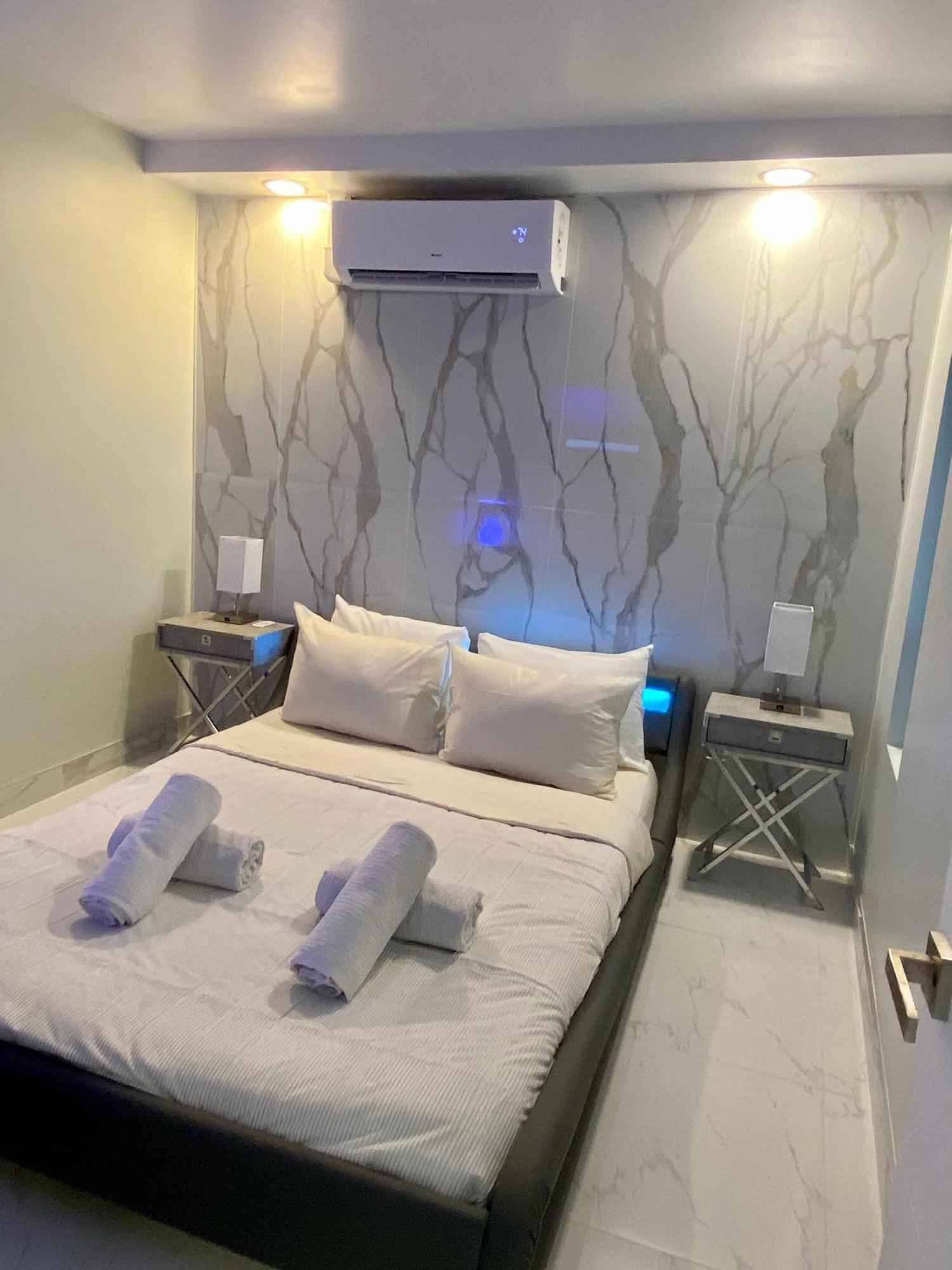 Luxurious Remodeled Direct Waterfront Apartment With Miami Skyline View And Outdoor Terrace Free Parking 5Min Drive To Miami Beach Luaran gambar