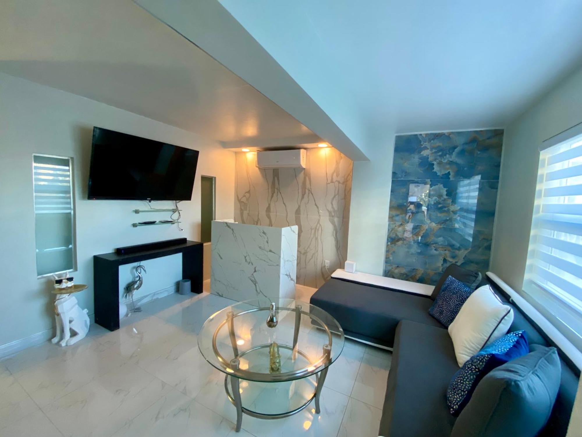 Luxurious Remodeled Direct Waterfront Apartment With Miami Skyline View And Outdoor Terrace Free Parking 5Min Drive To Miami Beach Luaran gambar
