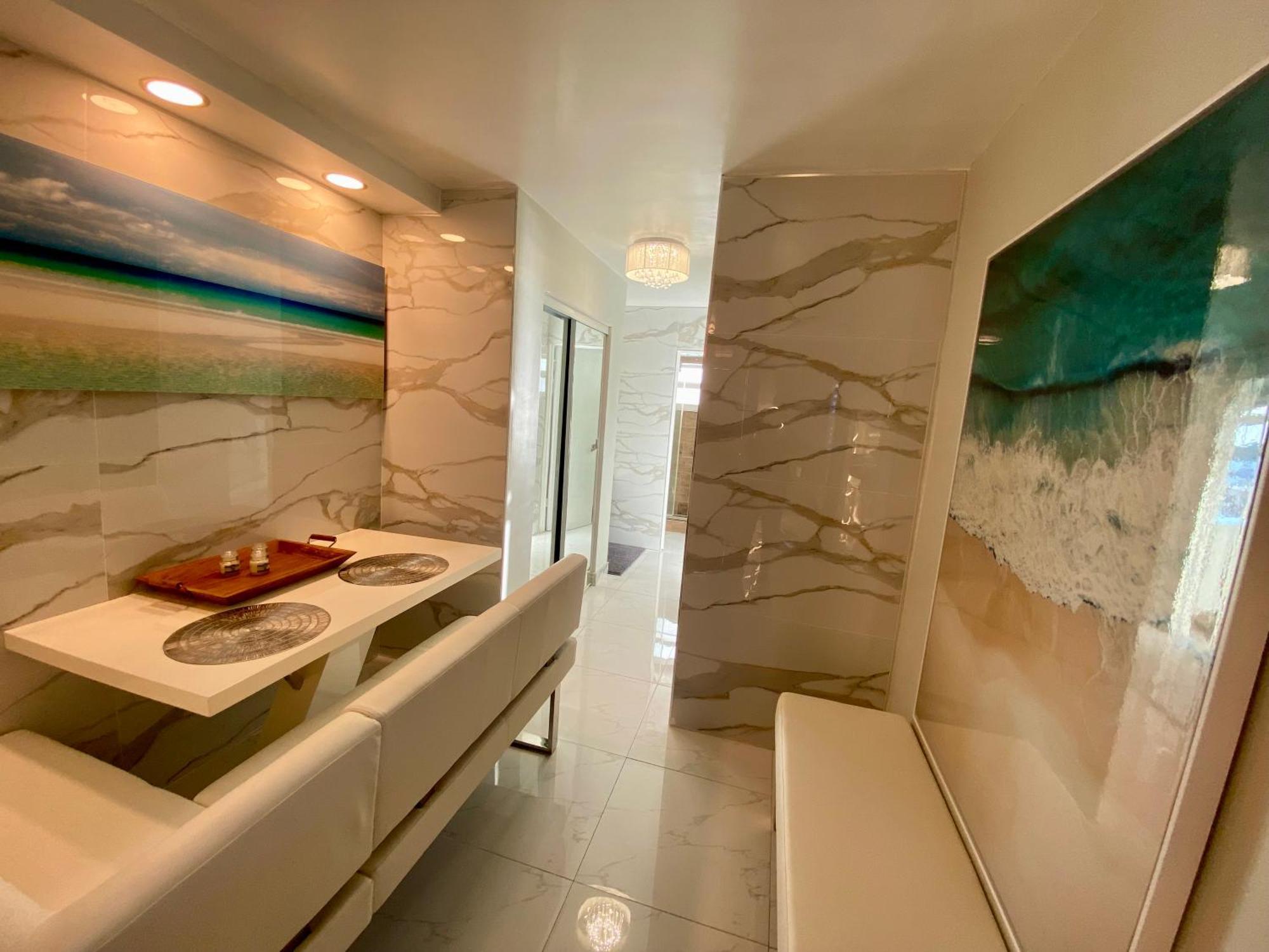 Luxurious Remodeled Direct Waterfront Apartment With Miami Skyline View And Outdoor Terrace Free Parking 5Min Drive To Miami Beach Luaran gambar