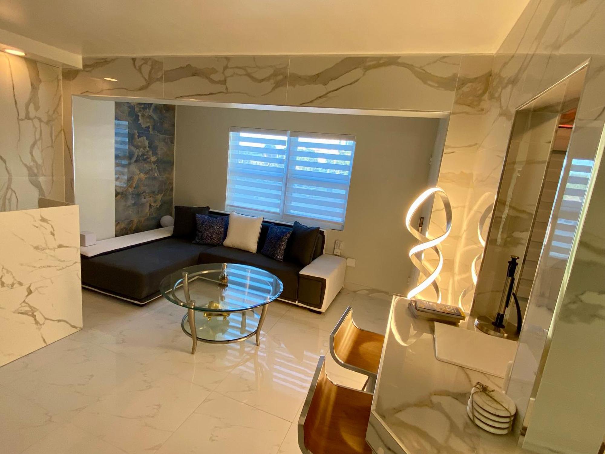 Luxurious Remodeled Direct Waterfront Apartment With Miami Skyline View And Outdoor Terrace Free Parking 5Min Drive To Miami Beach Luaran gambar