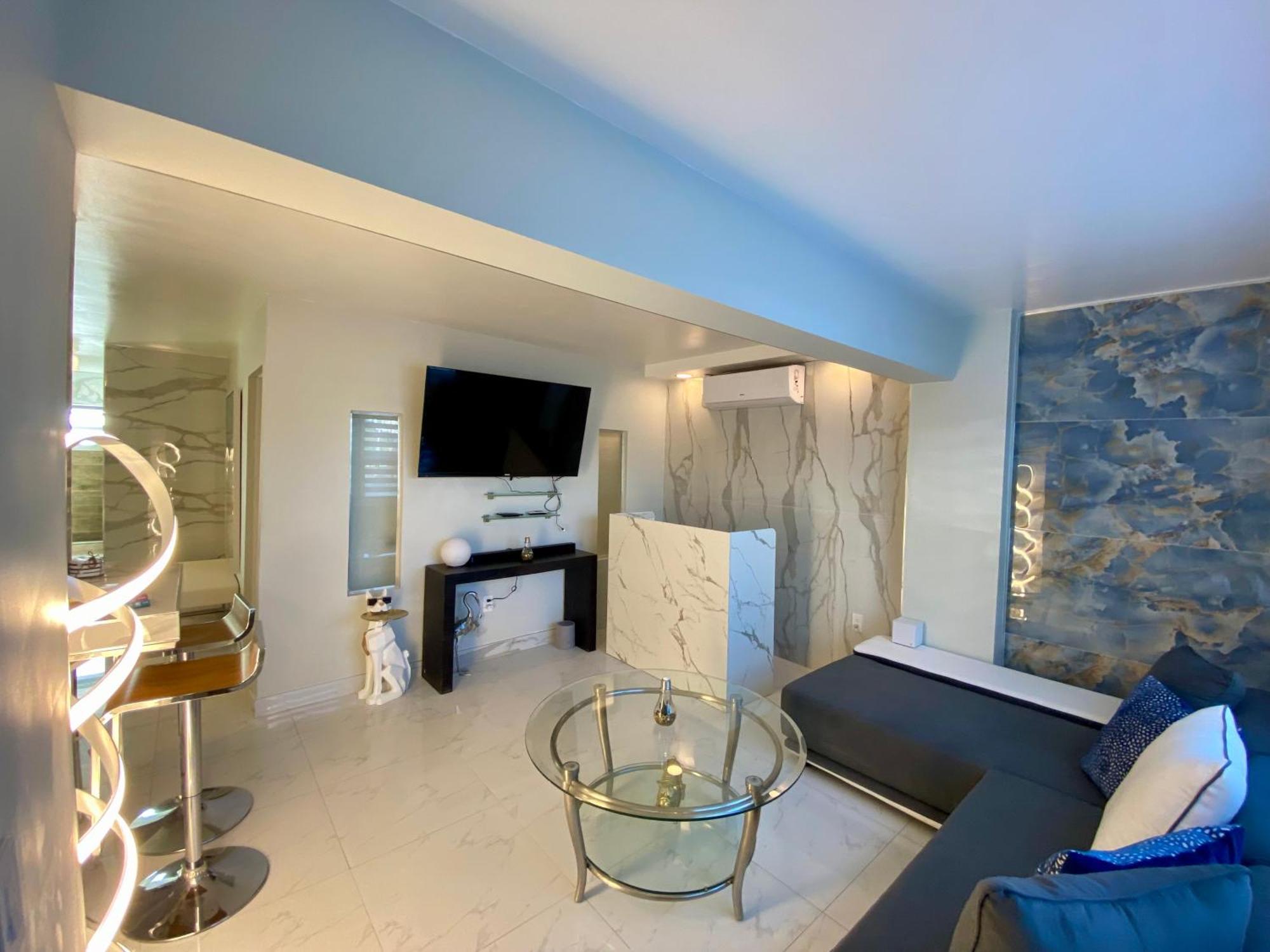 Luxurious Remodeled Direct Waterfront Apartment With Miami Skyline View And Outdoor Terrace Free Parking 5Min Drive To Miami Beach Luaran gambar