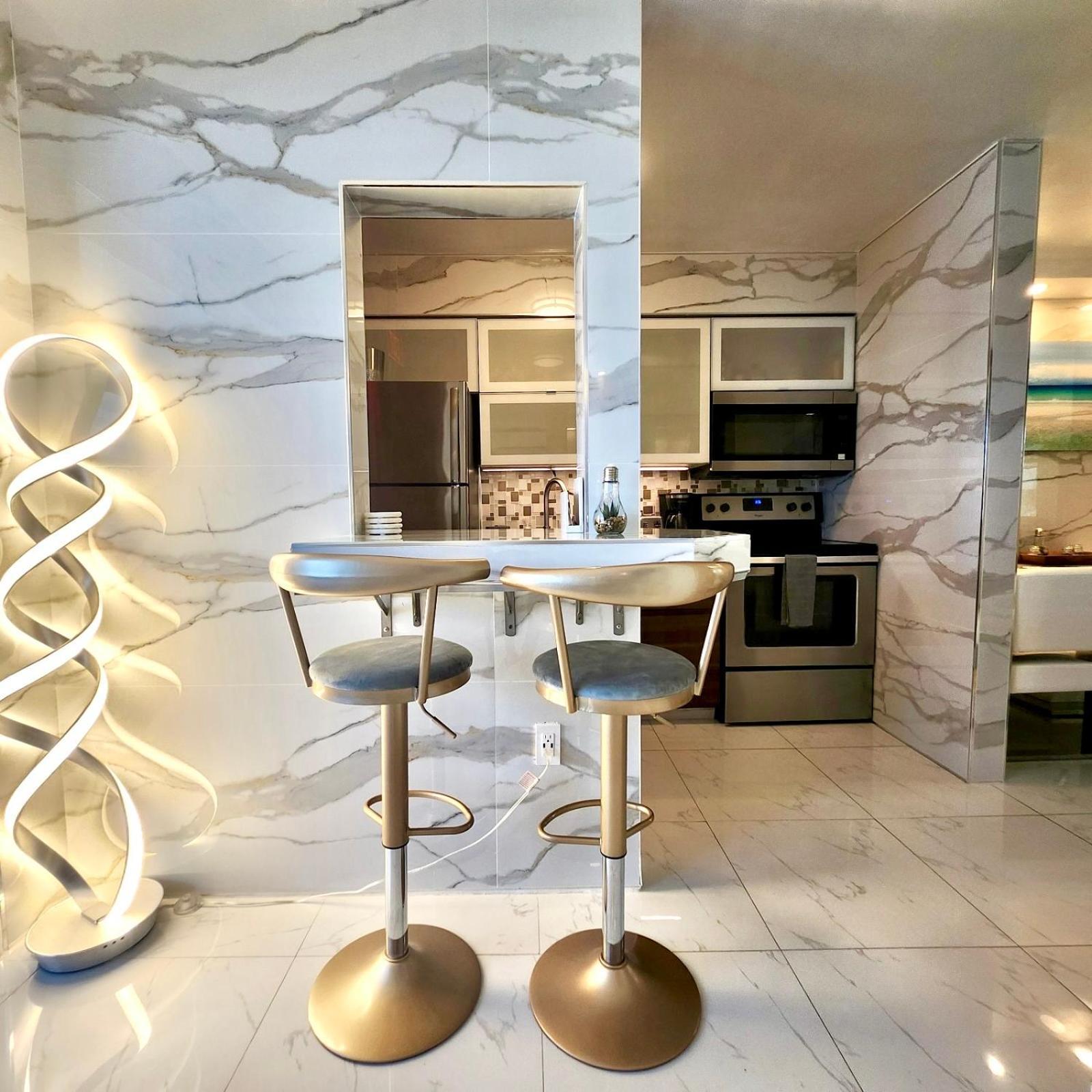 Luxurious Remodeled Direct Waterfront Apartment With Miami Skyline View And Outdoor Terrace Free Parking 5Min Drive To Miami Beach Luaran gambar