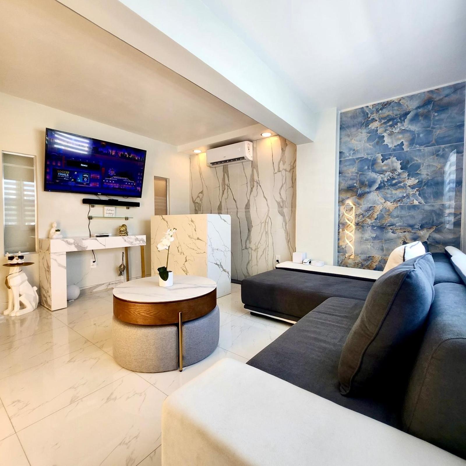 Luxurious Remodeled Direct Waterfront Apartment With Miami Skyline View And Outdoor Terrace Free Parking 5Min Drive To Miami Beach Luaran gambar